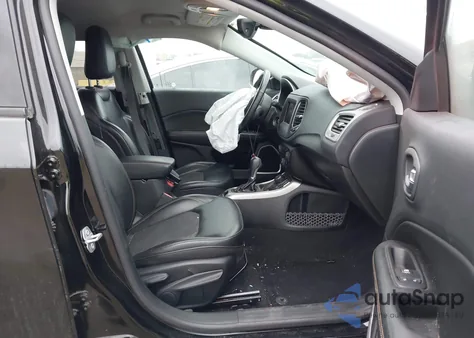 2018 Jeep Compass Latitude 4X4 from USA, damaged, VIN 3C4NJDBB9JT354760